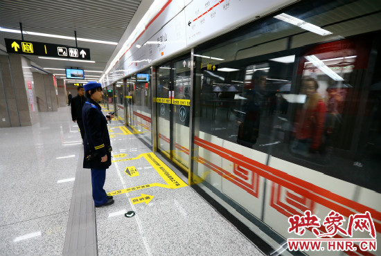 自11月29日起，鄭州地鐵將進(jìn)一步縮短行車(chē)間隔。