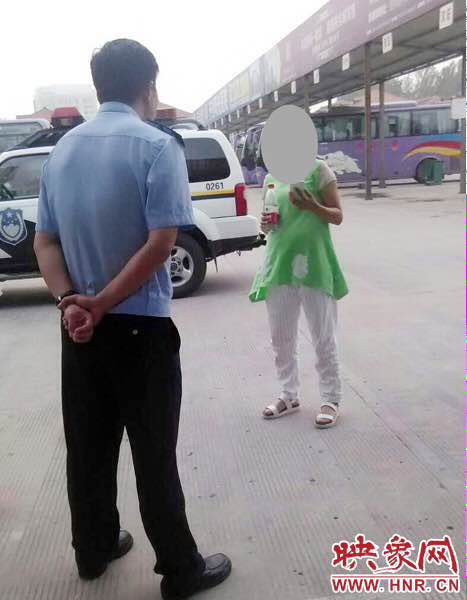 民警把這名女子送到了蘭考汽車站，給她買了回老家濮陽的車票