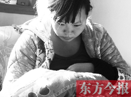 重新找回兒子蛋蛋，年輕的媽媽再也不忍離開