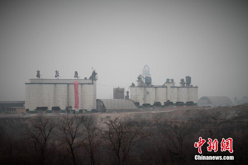 　2014年2月17日，石家莊市再次啟動(dòng)壓減水泥過(guò)剩產(chǎn)能、治理大氣污染水泥企業(yè)集中爆破拆除行動(dòng)。