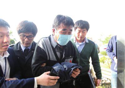 　4月19日，“歲月”號船長李俊錫被正式逮捕資料圖片。
