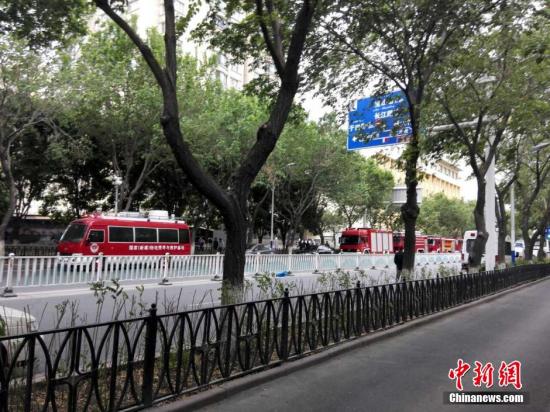 5月22日7時50分許，烏魯木齊市沙依巴克區(qū)公園北街早市發(fā)生一起爆炸案，造成人員傷亡。