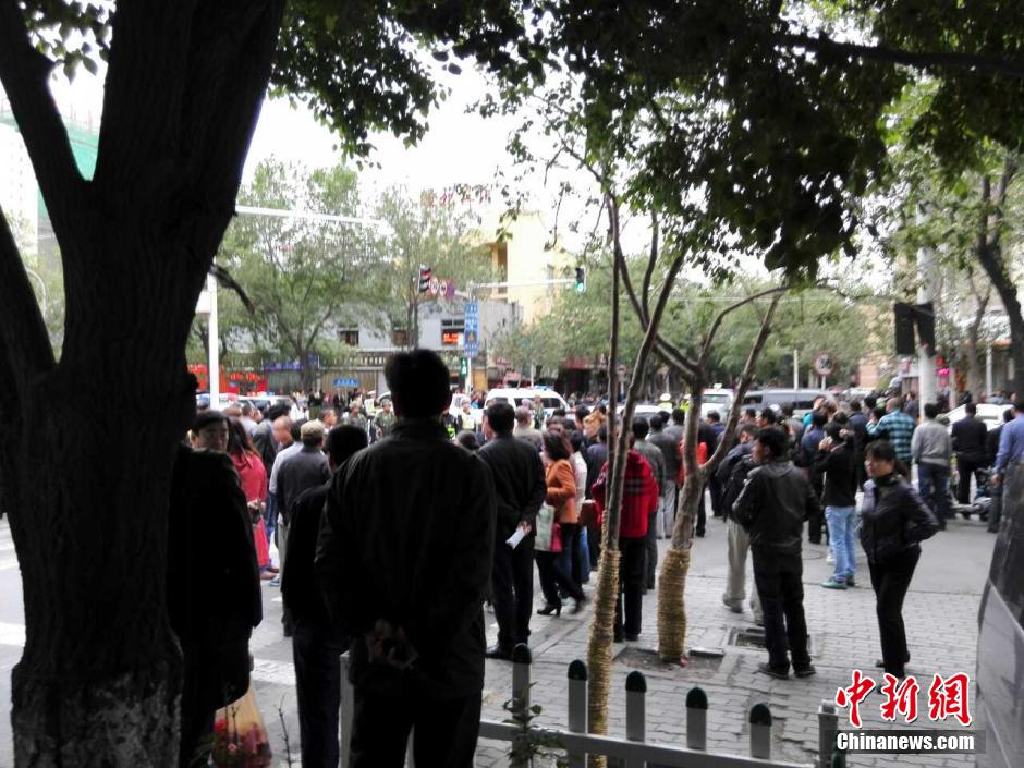 自治區(qū)和烏魯木齊市有關(guān)部門迅速處置，傷員已全部送往醫(yī)院救治。