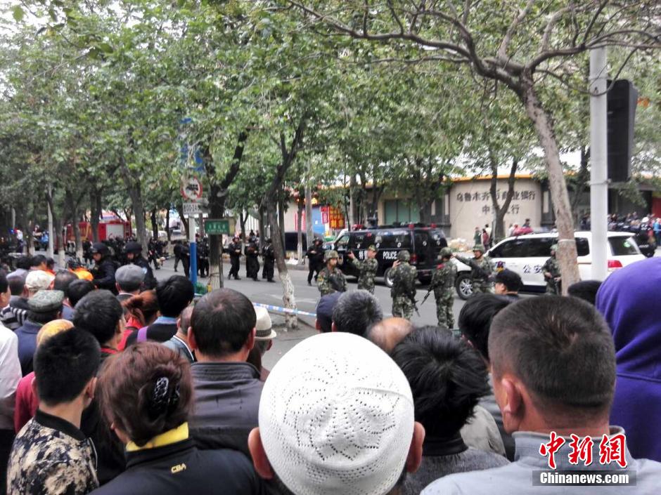 自治區(qū)和烏魯木齊市有關(guān)部門迅速處置，傷員已全部送往醫(yī)院救治。