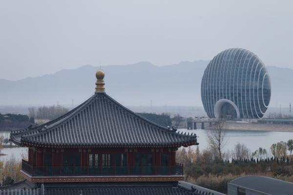 　因APEC會議籌備，雁棲湖景區(qū)于10月25日關(guān)閉至11月14日重新開放。 劉行喆 澎湃資料