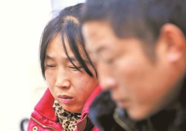 找不到女兒，小王的父母傷心難過。
