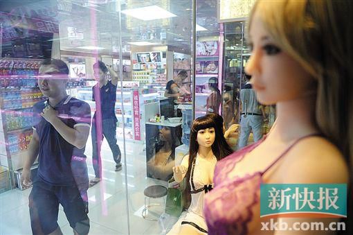 廣東成人用品市場調(diào)查。圖為各地的經(jīng)銷商都會在此進(jìn)貨。新快報記者 孫毅/攝