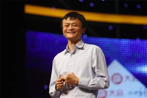 2011年8月17日，阿里巴巴集團宣布，將提供30億元無息貸款，幫助員工解決首次置業(yè)問題，每人最高可申請30萬元。此外，阿里巴巴還將投入5億元設教育基金，通過和教育機構共同辦學、與現(xiàn)有學校合作，解決員工子女入園、上學問題;向基層員工發(fā)放一次性的物價、子女教育補貼，預計總額超過4000萬元。