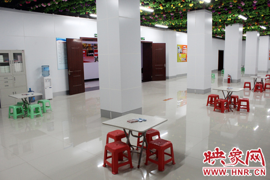 為了給市民納涼避暑創(chuàng)造舒適的環(huán)境，今年鄭州市人防辦加大了投入，對納涼點進行了升級改造