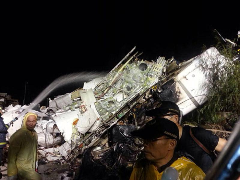 　圖為客機失事事故現(xiàn)場。圖片來源：臺灣聯(lián)合新聞網(wǎng)