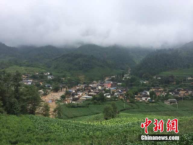 7月28日,云南省保山市隆陽(yáng)區(qū)瓦房鄉(xiāng)喜坪村上坪小組發(fā)生山洪災(zāi)害,造成3戶人家9人被沖走。