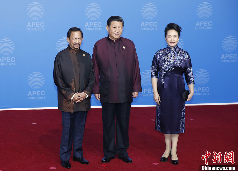 圖為習近平夫婦歡迎文萊蘇丹哈桑納爾。中新社發(fā) 杜洋 攝