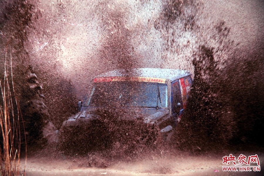賽車的世界、更是男人的世界。圖為部分參展攝影作品。