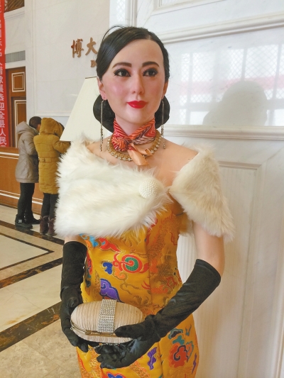 若不是這身似是而非的衣服，你能認(rèn)出這是范冰冰嗎？