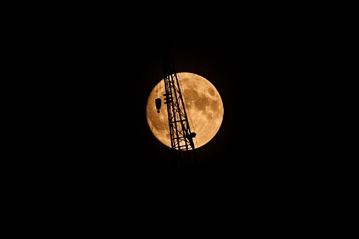 68年來最大！今晚夜空上演超級月亮