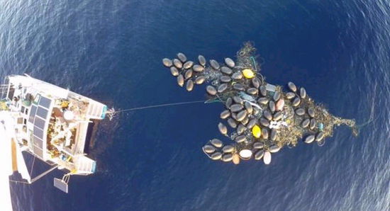 美國無人機(jī)發(fā)現(xiàn)海嘯垃圾形成永久性 塑料島嶼 (組圖) 美國無人機(jī)發(fā)現(xiàn)海嘯垃圾形成永久性 塑料島嶼 (組圖)