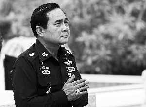 8月21日，巴育在泰國(guó)春武里府出席軍方活動(dòng)。 新華社發(fā)