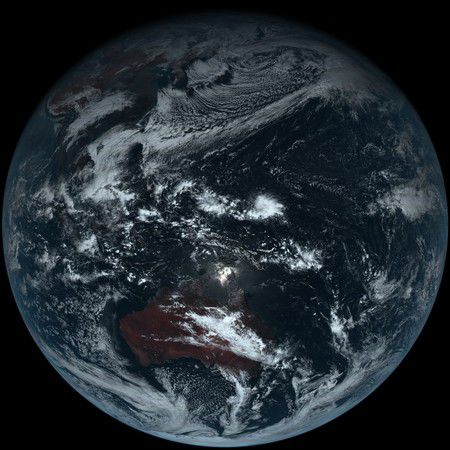 日本衛(wèi)星拍下地球真正的樣貌。（圖／翻攝自日本氣象廳）