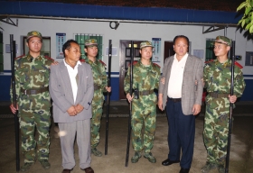 　5月17日，岳陽監(jiān)獄，自稱是聯(lián)合國官員的男子被當場抓獲。圖/通訊員續(xù)暖和