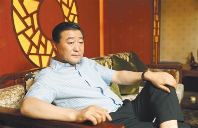 5月26日，張新明在北京接受新京報記者專訪時表示，在與華潤的合資公司中，他被“邊緣化”了，公司出現(xiàn)了