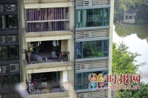 男孩為進(jìn)父母臥室玩電腦翻陽臺(tái) 從8樓墜亡(圖)