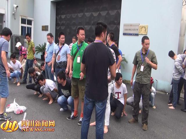 公安局管抓捕詐騙公司現(xiàn)場（警方視頻截圖）。