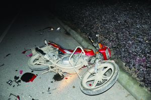 事故現(xiàn)場，被撞摩托車