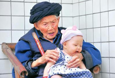 四川最長壽老人將迎118歲生日 每頓都吃回鍋肉 四川最長壽老人將迎118歲生日 每頓都吃回鍋肉