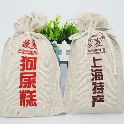 上海某公司推出的一款名為“狗屎糕”的產(chǎn)品引來不少質(zhì)疑。