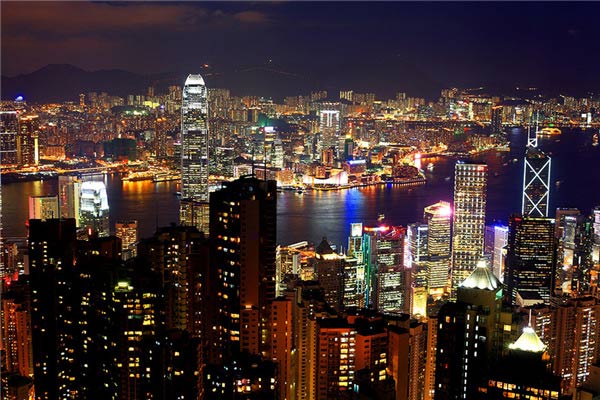 不要溫和地走進那個良夜 因為夜太美！