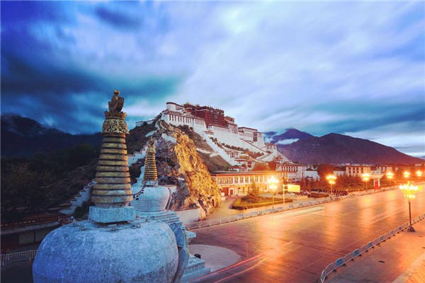 不要溫和地走進那個良夜 因為夜太美！