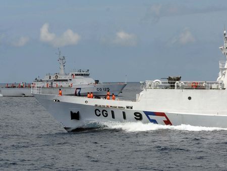 臺(tái)“海巡署”13日派500噸級(jí)連江艦和600噸級(jí)的花蓮艦赴釣魚(yú)島海域進(jìn)行操演
