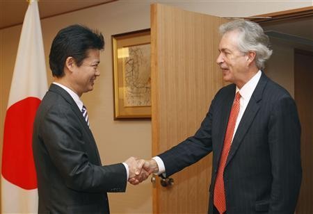 10月15日上午，日本外相玄葉光一郎與到訪的美國常務(wù)助理國務(wù)卿伯恩斯在日外務(wù)省舉行了會談。