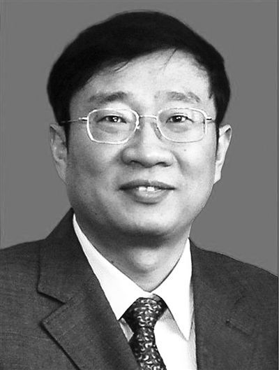 殲-15飛機(jī)研制現(xiàn)場(chǎng)總指揮羅陽，因突發(fā)急性心梗殉職，享年51歲