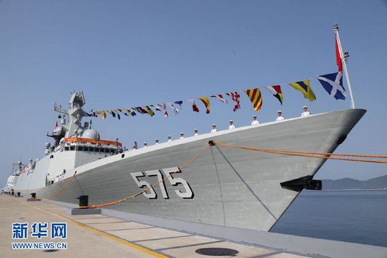 　圖為新服役的中國(guó)海軍岳陽(yáng)艦。