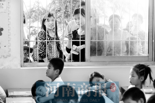 家長們都想讓孩子上個好學(xué)校、好班級，但也應(yīng)根據(jù)實際情況，選擇最合適的