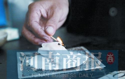 實(shí)驗(yàn)中，面膜不能被引燃