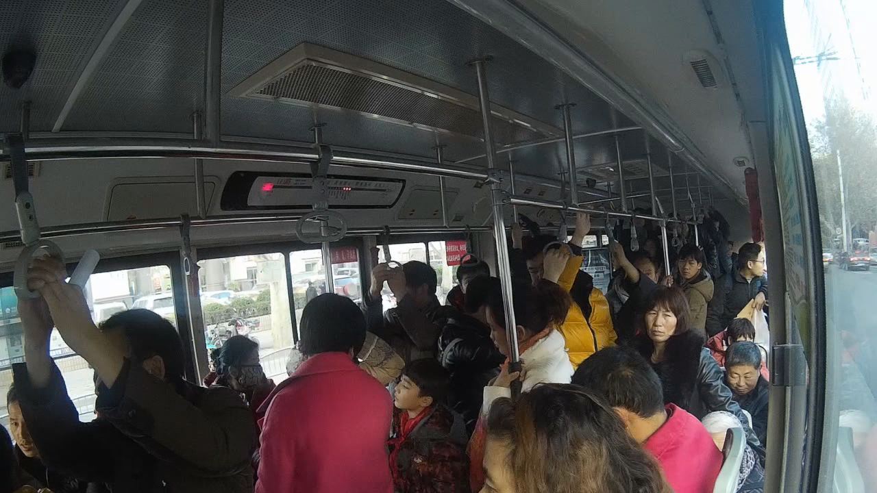 陌生人向你借手機(jī) 給嗎？