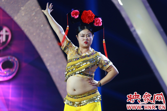 “穿越女神”冷碗碗大跳驚鴻舞 “穿越女神”冷碗碗大跳驚鴻舞
