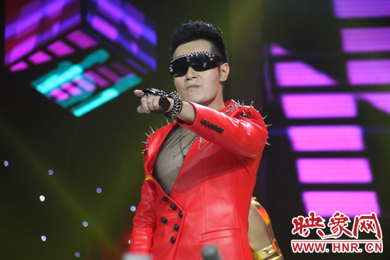 李宏偉“搖滾專場(chǎng)”的表演 李宏偉“搖滾專場(chǎng)”的表演