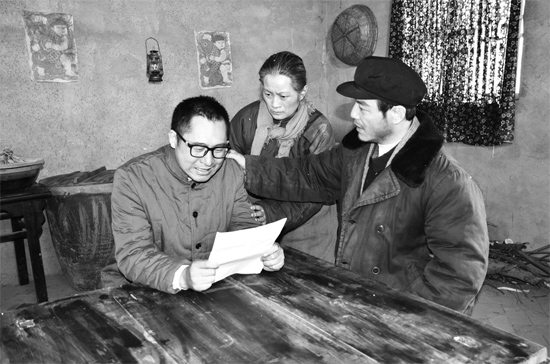 《焦裕祿》拍攝現(xiàn)場，演員穿著冬裝拍戲