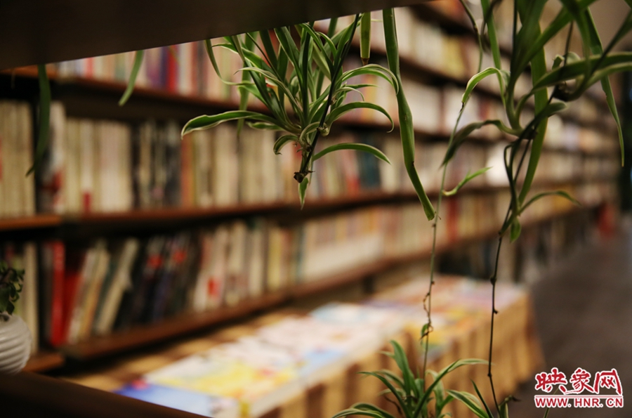 書店內(nèi)的裝飾。
