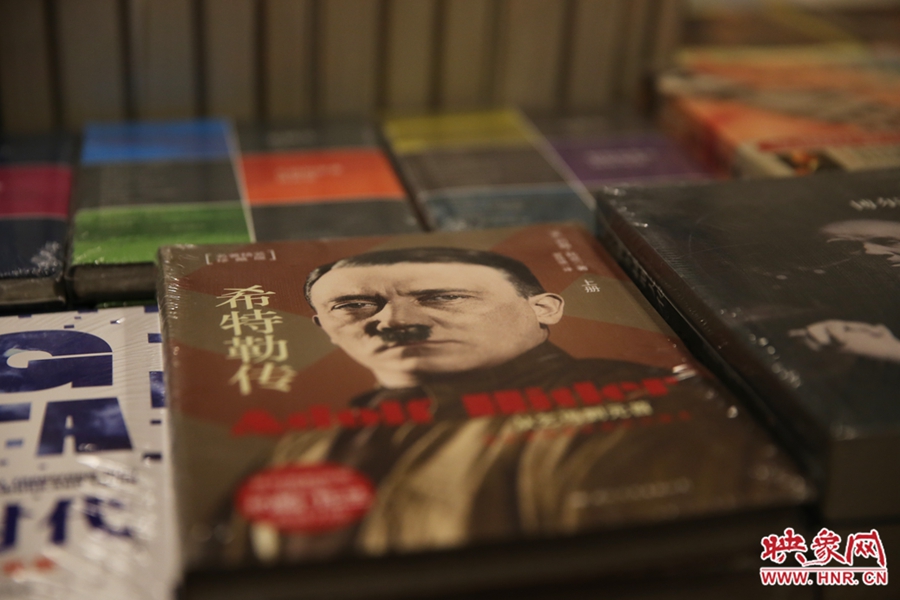 書店內(nèi)的書。