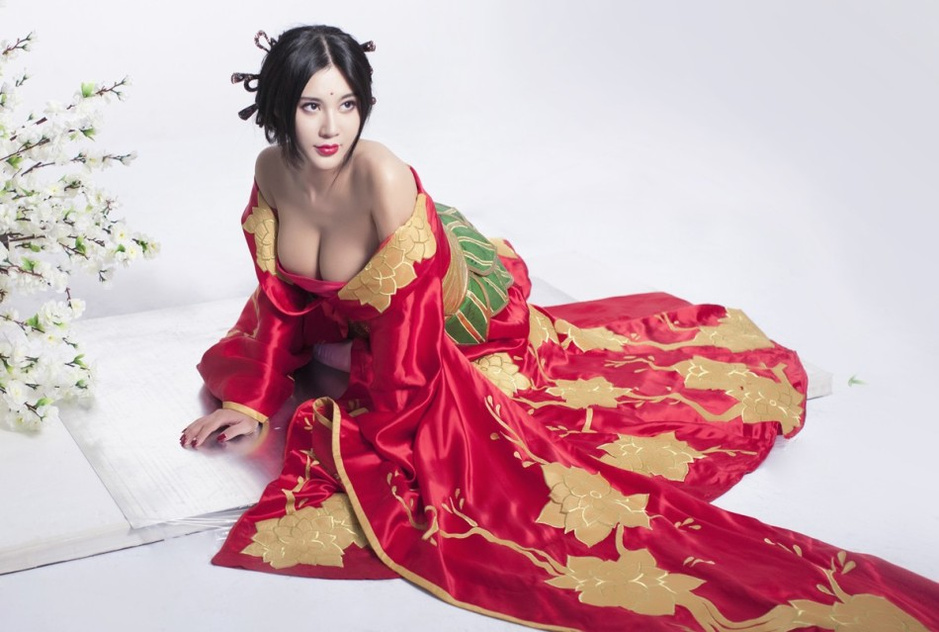 乳神穿越成貂蟬性感撩人 ?；ㄉ矸菔苜|(zhì)疑