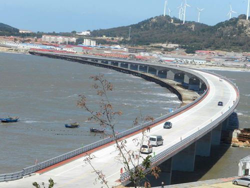 山東首座海島跨海大橋建成通車。（資料圖）